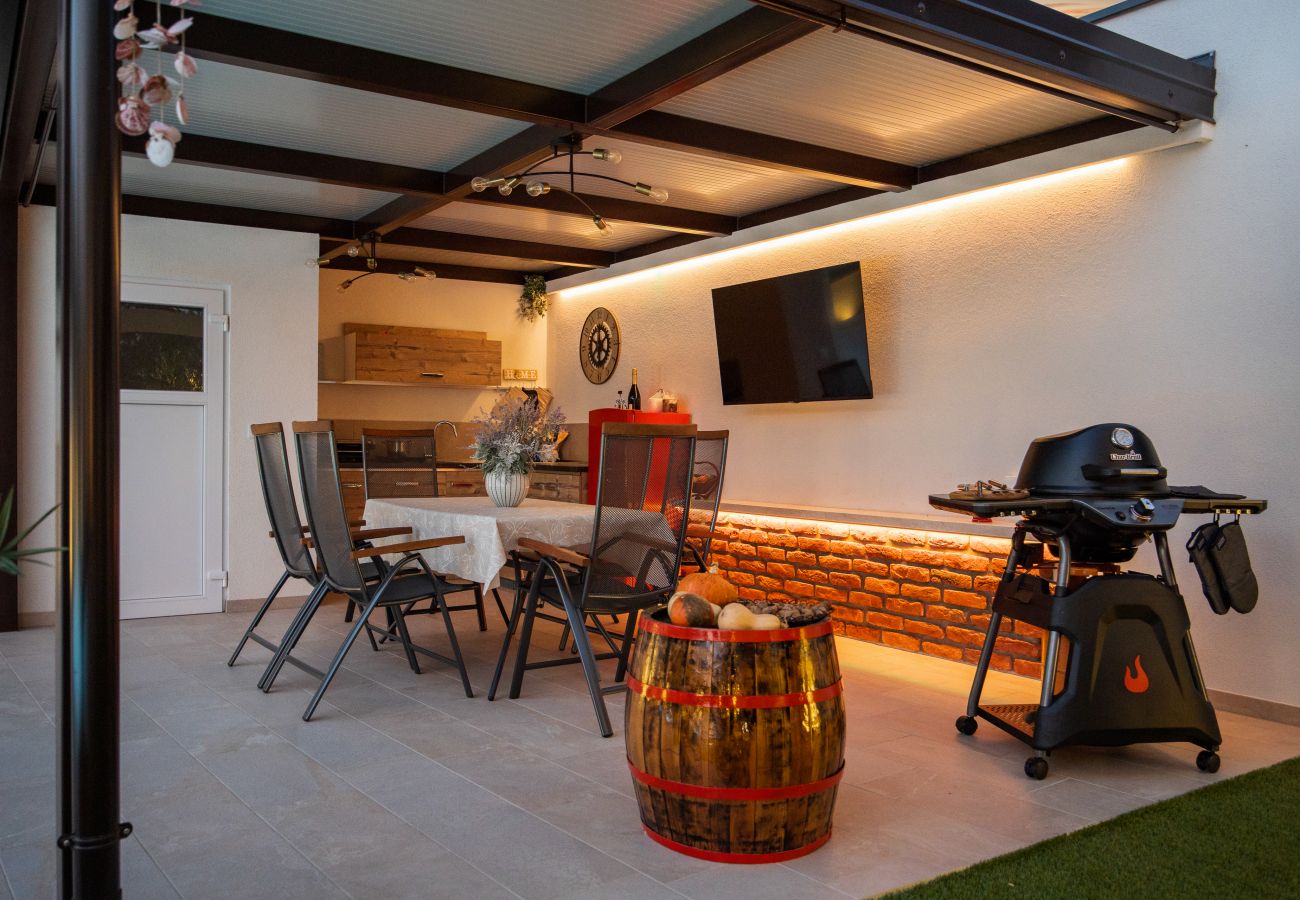 House in Rovinj - Elegant villa with spa in the center